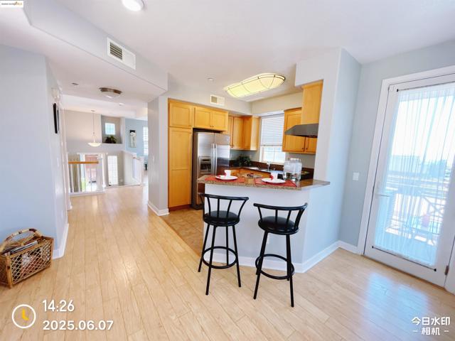 6136 Old Quarry Loop, Oakland CA: https://media.crmls.org/mediaz/8a4481b0-5bb3-4663-b0da-d220be23e311.jpg