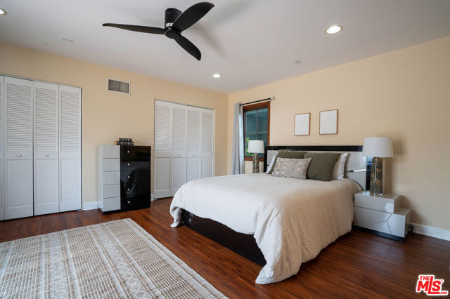 1331 N Sycamore Avenue, Los Angeles CA: https://media.crmls.org/mediaz/8a449b03-2386-47dd-a7b5-caffe451e690.jpg