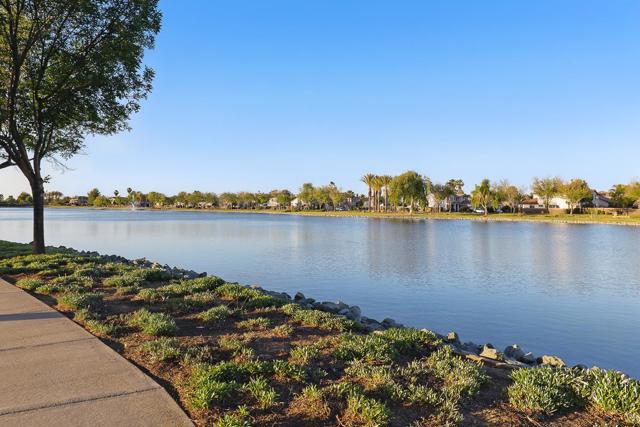 2342 Winchester Loop, Discovery Bay CA: https://media.crmls.org/mediaz/8a450306-9d8d-46d3-ba56-92f6130a46a7.jpg