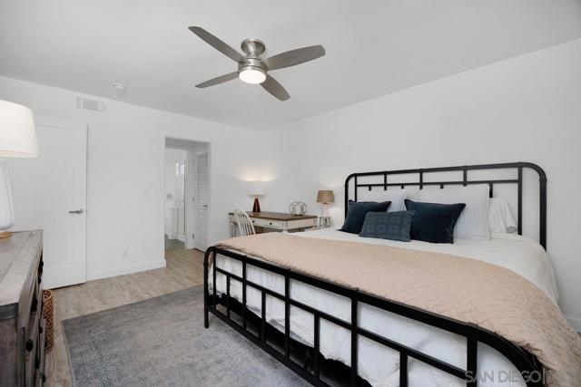 317 Pine Ave, Carlsbad CA: https://media.crmls.org/mediaz/8a45760a-943a-4dfd-8372-9df901b30c36.jpg