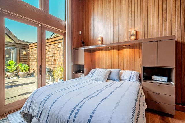 547 Beach Drive, Aptos CA: https://media.crmls.org/mediaz/8a45d622-391f-4b6e-b446-b8d4b4586525.jpg