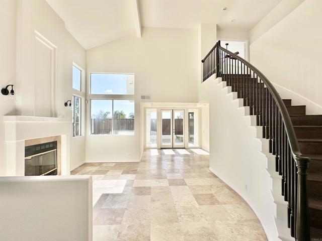 Detail Gallery Image 3 of 35 For 5155 via Seville, Oceanside,  CA 92056 - 3 Beds | 2/1 Baths