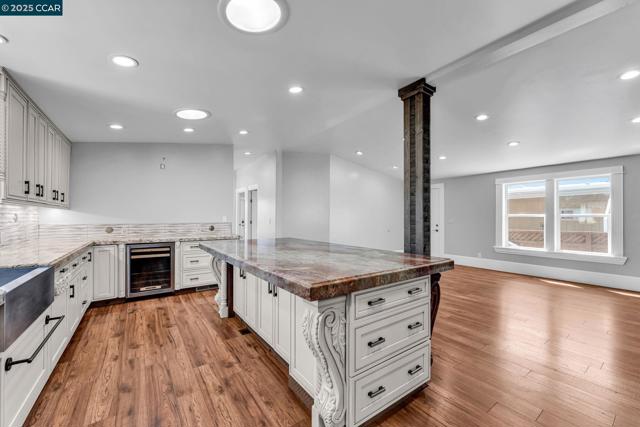 189 Suez Dr, Pacheco CA: https://media.crmls.org/mediaz/8a464461-86a1-410e-b530-897670cf53db.jpg