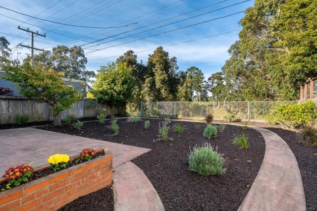 164 Wilshire Avenue, Daly City CA: https://media.crmls.org/mediaz/8a465e27-42d4-429e-97a7-9ce741e85340.jpg