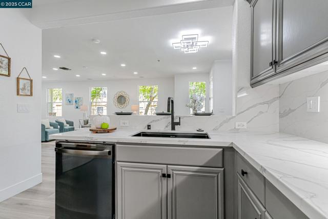2511 Soren Way, San Ramon CA: https://media.crmls.org/mediaz/8a46a98d-6b2f-4173-9e6d-77ad67ffbb4d.jpg