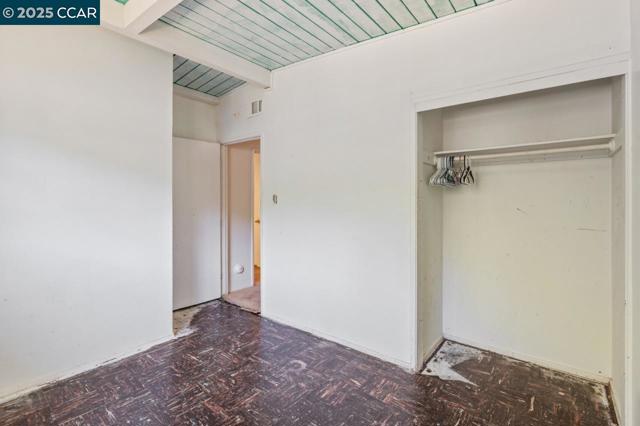 212 Towers Dr, Pacheco CA: https://media.crmls.org/mediaz/8a47949b-faf4-4ac2-a824-c296a9229757.jpg