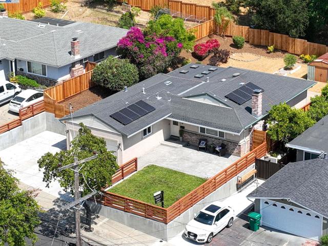 635 Janice Ave, Hayward CA: https://media.crmls.org/mediaz/8a47dfe3-8cea-4827-b974-b031c99f66ea.jpg