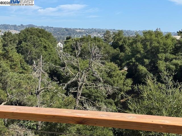 5277 Winifred Dr, Castro Valley CA: https://media.crmls.org/mediaz/8a47ea9e-437e-4cd4-a2f0-fb6e25e3275d.jpg