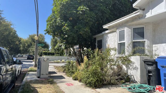 4154 Harter Avenue photo 2