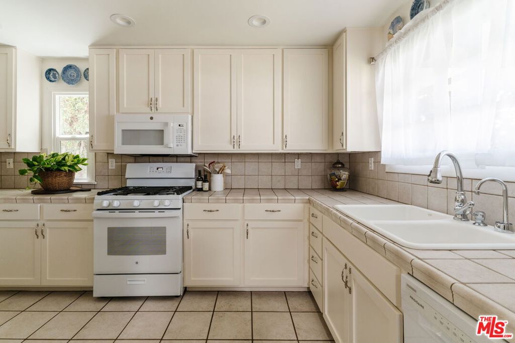 MLS #26836757 image #24