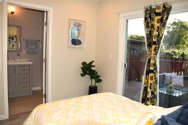 2412 8Th St, Berkeley CA: https://media.crmls.org/mediaz/8a4997a9-3fc9-4512-b697-1d9a92954546.jpg
