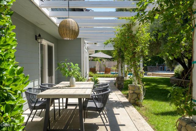 131 Christopher Lane, Ojai CA: https://media.crmls.org/mediaz/8a4a2f25-7114-4272-b4b9-5aa5e60a7f10.jpg