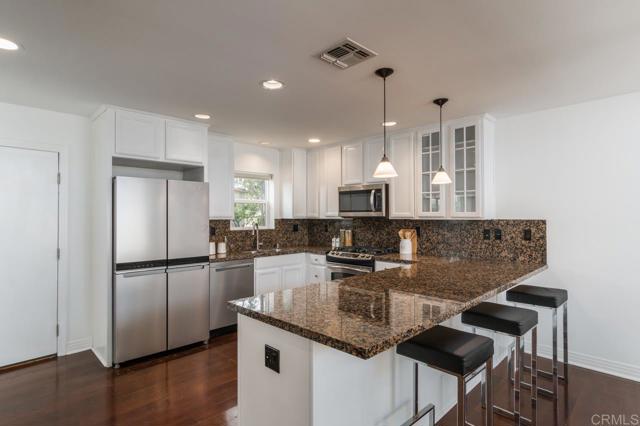 5050 Cahuenga Boulevard photo 5