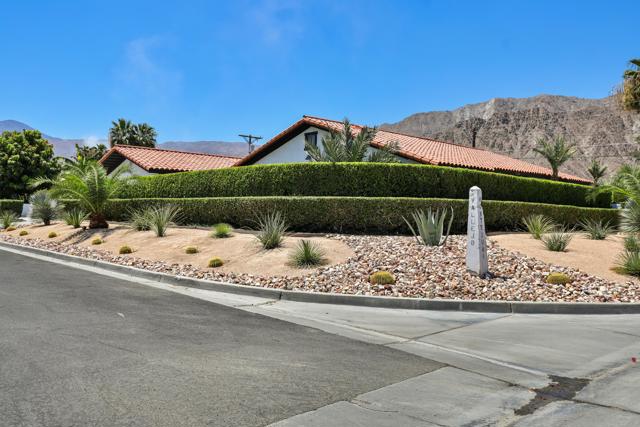 77655 Avenida Montezuma, La Quinta CA: https://media.crmls.org/mediaz/8a4a6db3-4b37-4ee6-b2f4-1302d57a422e.jpg