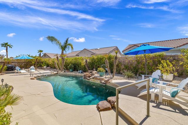 78197 Bonanza Drive, Palm Desert CA: https://media.crmls.org/mediaz/8a4a8938-28c3-49a4-831e-a6b584f07747.jpg