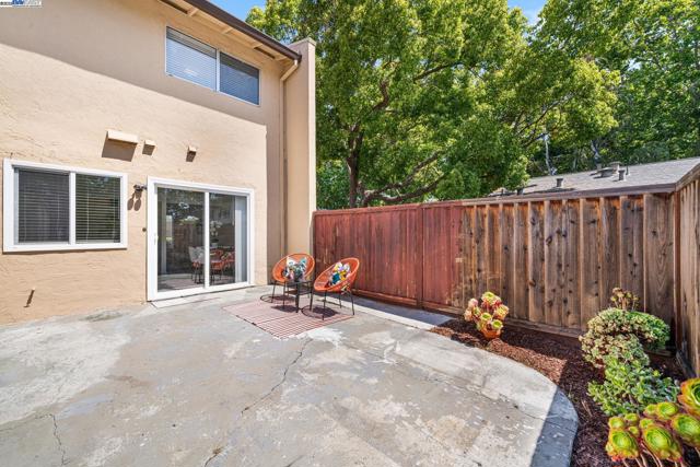 2658 Oliver Dr, Hayward CA: https://media.crmls.org/mediaz/8a4a8fe2-143d-4dc3-8495-c4d6db073029.jpg