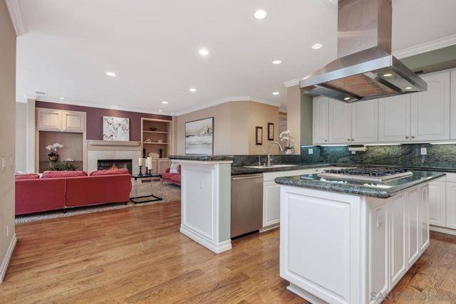 4798 Thurston Pl, San Diego CA: https://media.crmls.org/mediaz/8a4b8fa8-6266-4409-be0f-14ef9873d2bf.jpg