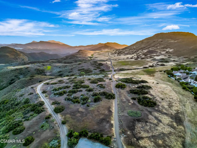 3118 Big Sky Drive, Thousand Oaks CA: https://media.crmls.org/mediaz/8a4c0115-a24c-408c-9d17-db190fdf6f3c.jpg