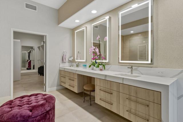 134 E Kavenish Drive, Rancho Mirage CA: https://media.crmls.org/mediaz/8a4c2fe2-161d-4e29-875c-83721014187e.jpg