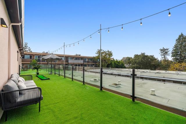 916 Woodside Road, Redwood City CA: https://media.crmls.org/mediaz/8a4c4de9-5cda-4f51-a629-6f8f5bd4f06c.jpg