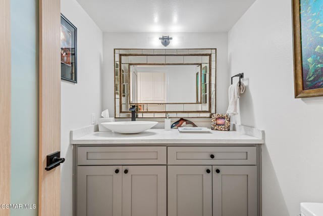 362 Cherry Hills Court, Thousand Oaks CA: https://media.crmls.org/mediaz/8a4e32ca-ffc4-4526-a4f9-676c6d95f8e2.jpg