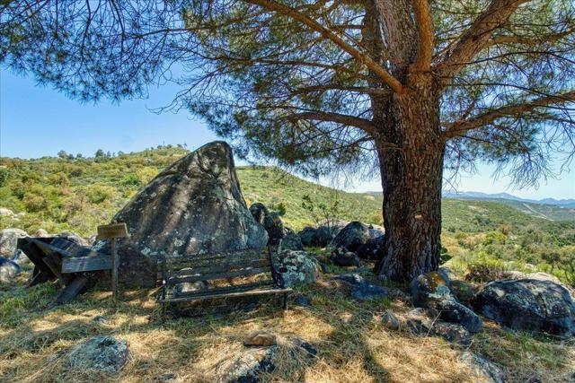 24903 Oakana Rd, Ramona CA: https://media.crmls.org/mediaz/8a4e6b59-410b-417d-a132-514ebd56c8ee.jpg
