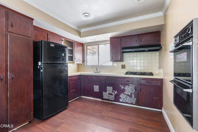 Detail Gallery Image 4 of 9 For 8731 Lucia Pl, Sun Valley,  CA 91352 - 3 Beds | 2 Baths