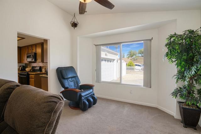 Detail Gallery Image 9 of 35 For 330 Nettleton Rd, Vista,  CA 92083 - 3 Beds | 2 Baths