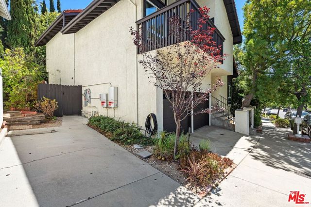 Drew Fenton | 2880 Woodwardia Drive Los Angeles CA | MLS: 7374949 Drew Fenton | 2880 Woodwardia Drive Los Angeles CA | MLS: 7374949