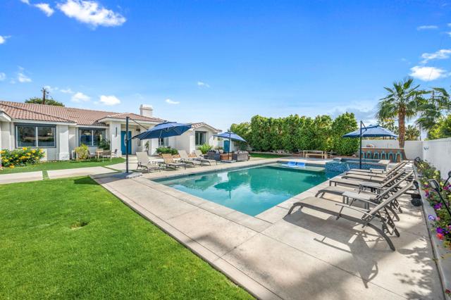 2932 N Sunrise Way, Palm Springs CA: https://media.crmls.org/mediaz/8a4fc6b6-1f82-4468-ade1-973095bfdefa.jpg