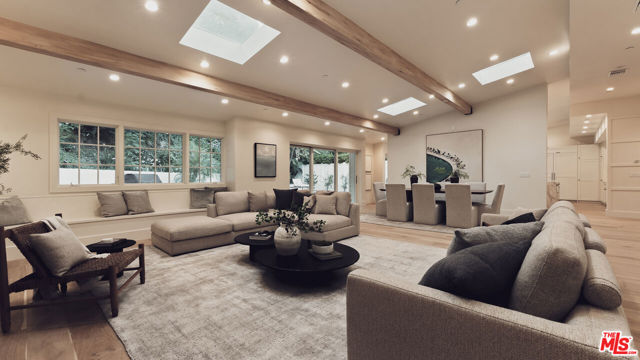 5 Bed Home for Sale in Los Angeles, California