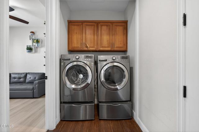 Detail Gallery Image 11 of 42 For 8514 Morningstar Ln, Canoga Park,  CA 91304 - 4 Beds | 4 Baths