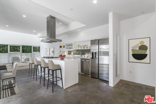 803 Wilcox Avenue, Los Angeles CA: https://media.crmls.org/mediaz/8a510933-c332-40a8-8b11-9b142da18bd2.jpg