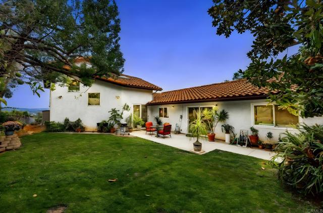 Detail Gallery Image 9 of 75 For 1402 Rimrock Dr, Escondido,  CA 92027 - 4 Beds | 3/1 Baths