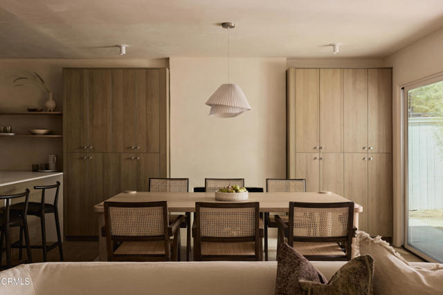 Detail Gallery Image 7 of 30 For 4781 Round Top Dr, Los Angeles,  CA 90065 - 3 Beds | 2 Baths