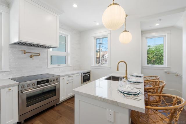 Image 4 of 18 For 760 F Avenue