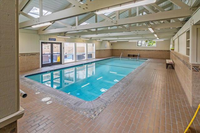 300 Glenwood Circle, Monterey CA: https://media.crmls.org/mediaz/8a5328ea-0de3-4800-833f-863d3429ce03.jpg