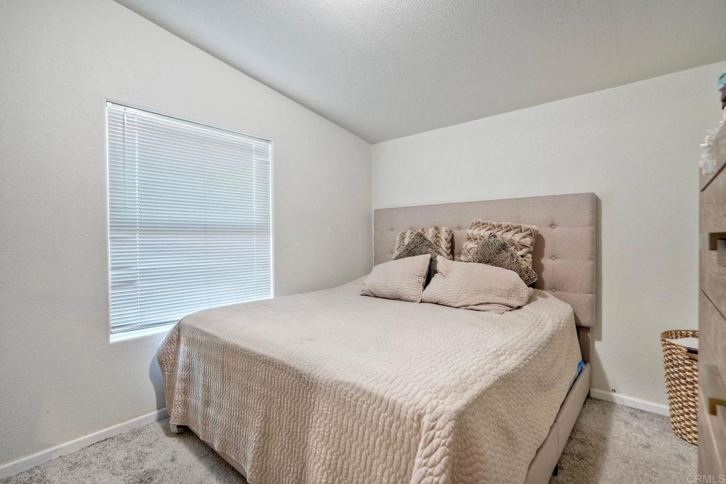 2700 E Valley Pkwy - photo 16