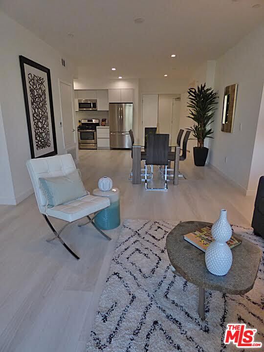 1526 ARMACOST Avenue, Los Angeles CA: https://media.crmls.org/mediaz/8a54f86b-0d6e-4ad9-b6f1-fbf9ccb3d4c1.jpg
