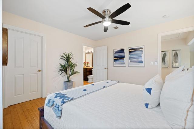 39165 Regency Way, Palm Desert CA: https://media.crmls.org/mediaz/8a558e4c-ed38-4017-b24b-5dd9c7cb3095.jpg