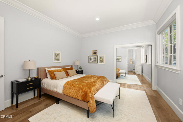 5008 La Canada Boulevard, La Canada Flintridge CA: https://media.crmls.org/mediaz/8a569a8c-eaff-42a2-9890-bddcbe480cd9.jpg
