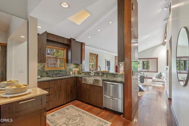 1949 Preston Avenue, Los Angeles CA: https://media.crmls.org/mediaz/8a56ccd1-1703-4523-a018-a781883e1fc0.jpg