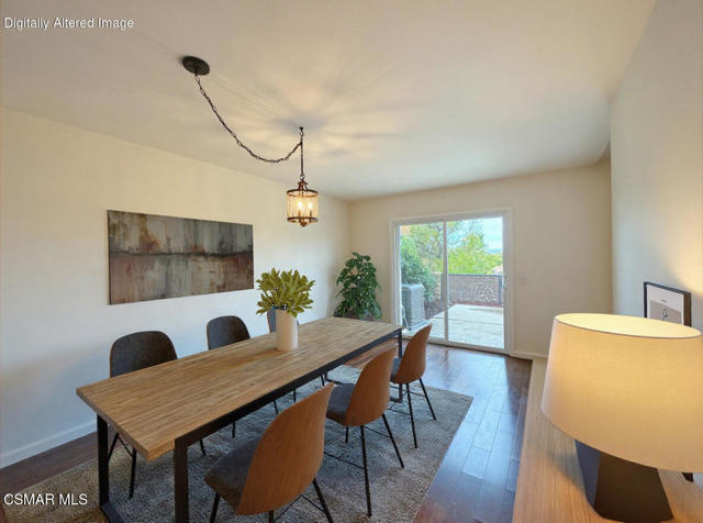 607 Valley Oak Lane, Newbury Park CA: https://media.crmls.org/mediaz/8a57147d-6c49-42b5-bf4d-e4210f379ddd.jpg