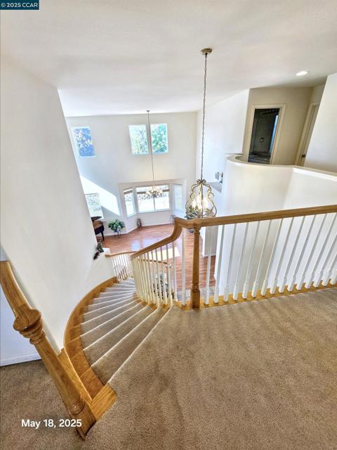 881 Meadow View Dr, Richmond CA: https://media.crmls.org/mediaz/8a574bdd-73bb-4169-ac05-861a81a82b98.jpg