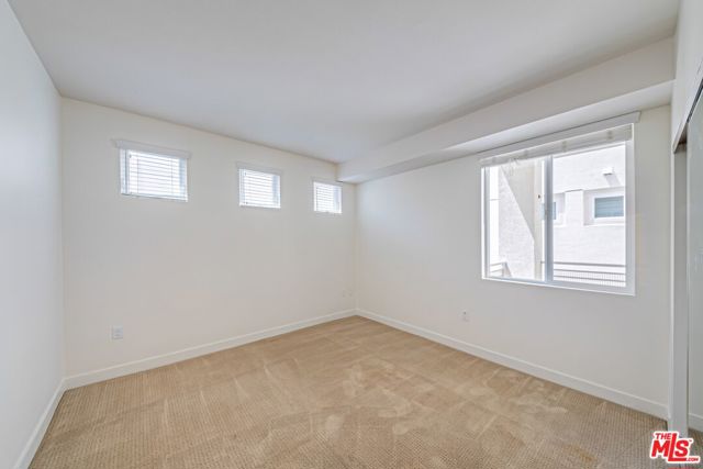 436 S Virgil Avenue, Los Angeles CA: https://media.crmls.org/mediaz/8a575cb4-62eb-4861-9766-d08f32ab21bd.jpg