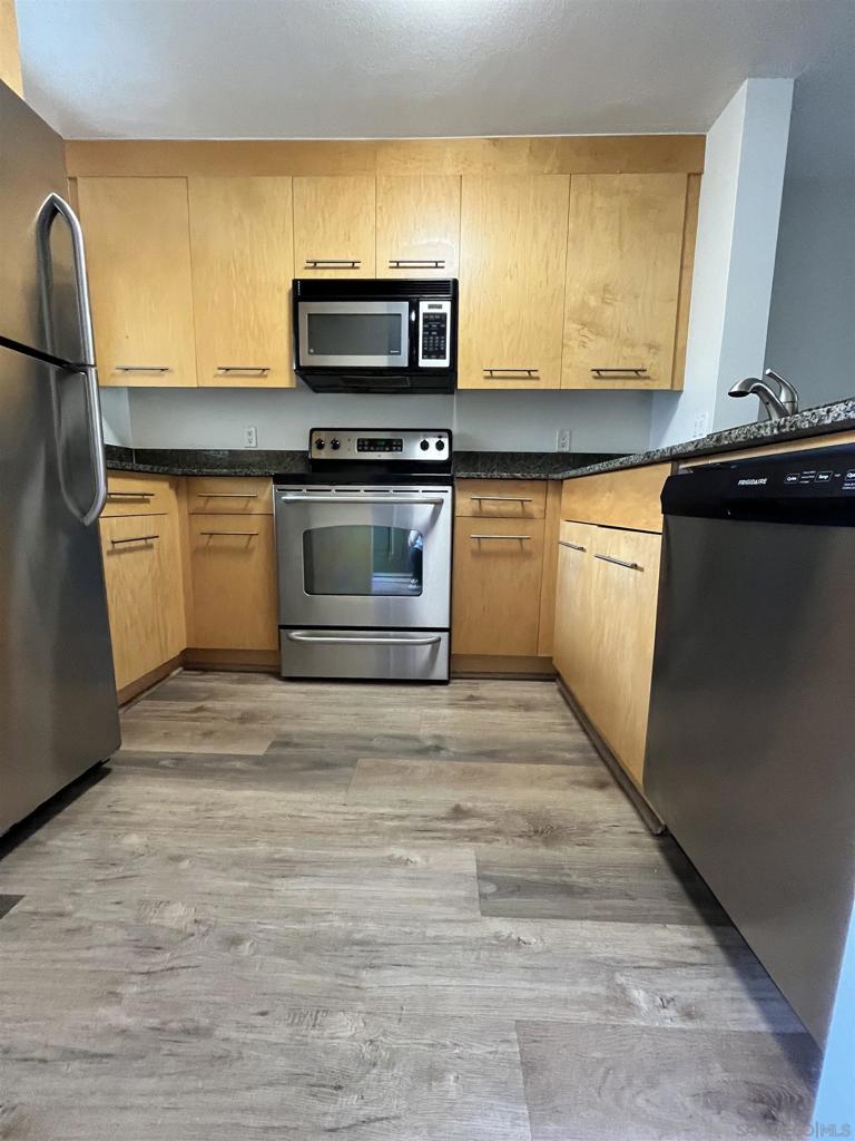 7405 Charmant Drive - photo 6