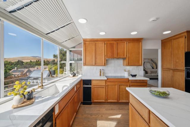 447 Donner Way, San Ramon CA: https://media.crmls.org/mediaz/8a579dd7-8f7e-4887-8b02-ebd3d4f1b578.jpg