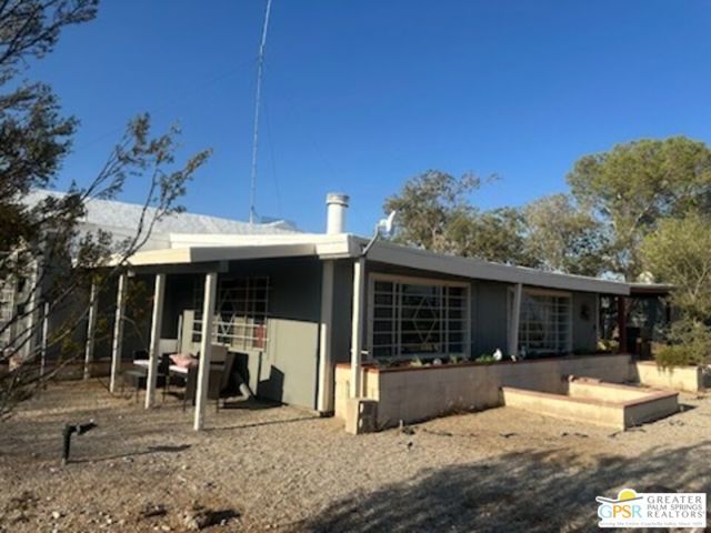 31750 Selmadolph Street, Lucerne Valley CA: https://media.crmls.org/mediaz/8a57cdbc-c80e-491a-9f85-639fef00cd4b.jpg