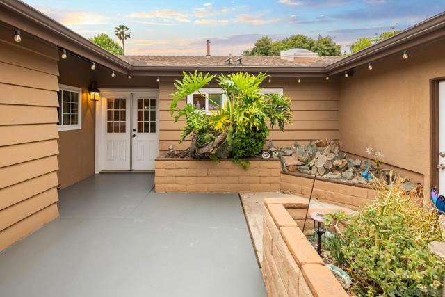 750 Mission Ave, Chula Vista CA: https://media.crmls.org/mediaz/8a582307-af57-48d3-b6d2-b8ad7b5c0992.jpg