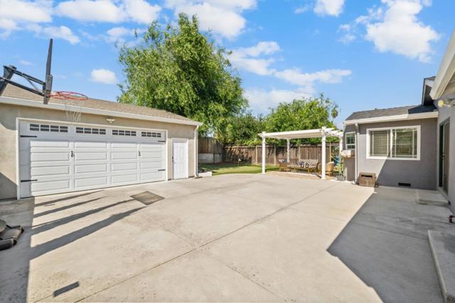 1173 Shamrock Drive, Campbell CA: https://media.crmls.org/mediaz/8a5826da-50ef-48b5-923c-07716a4e84e3.jpg